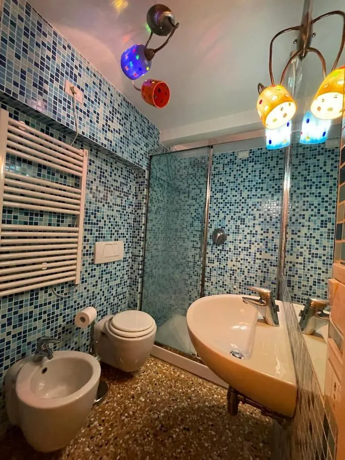 Lovely Ovosodo Apartaments #2 Ve-Rialto contacts