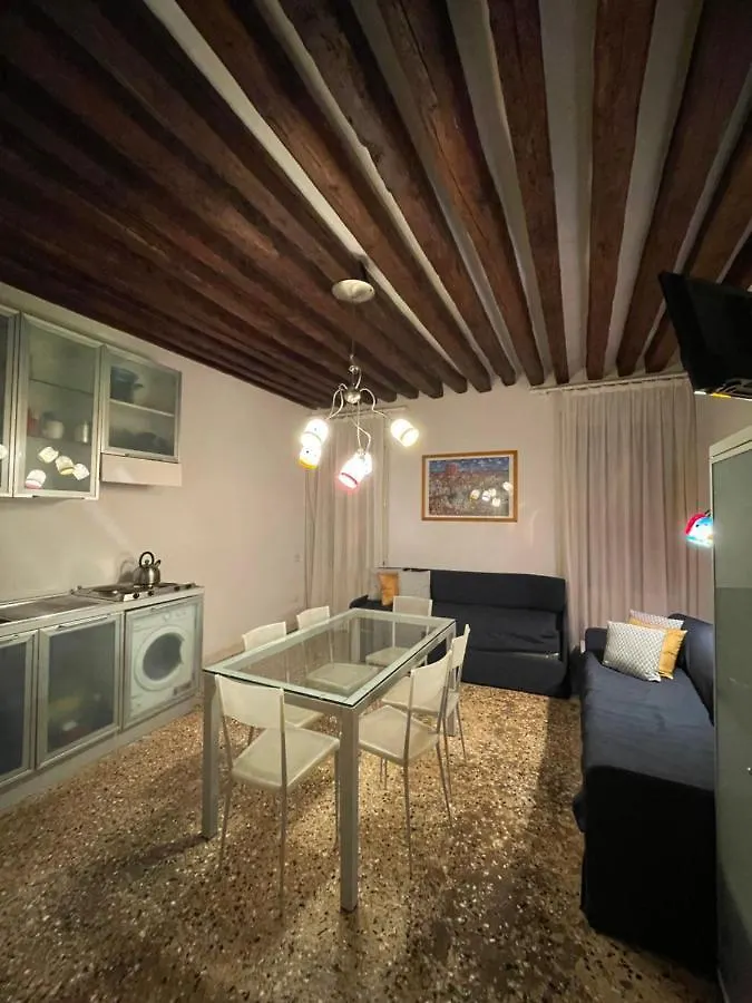 Lovely Ovosodo Apartaments #2 Ve-Rialto Benátky