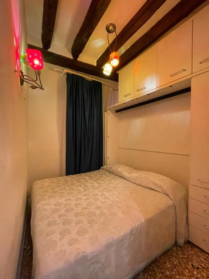 Lovely Ovosodo Apartaments #2 Ve-Rialto Benátky Apartmán